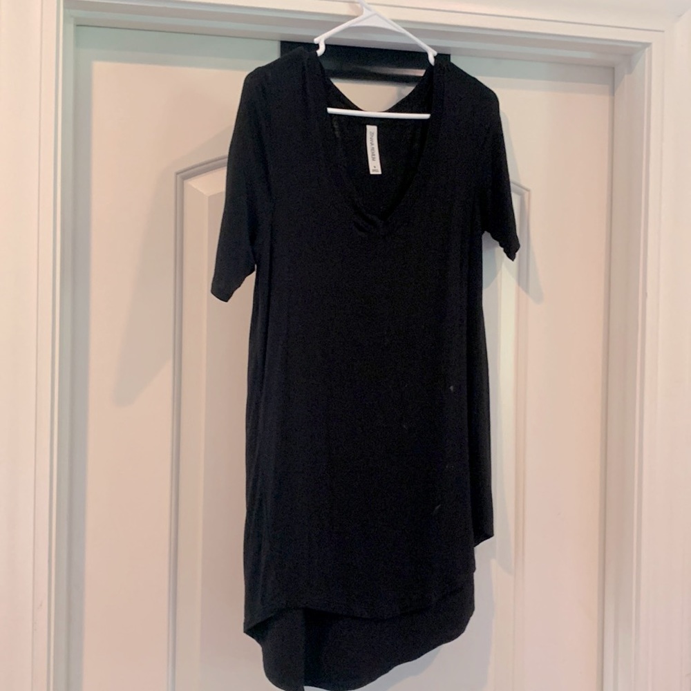 Zenana Sz medium v neck black tunic